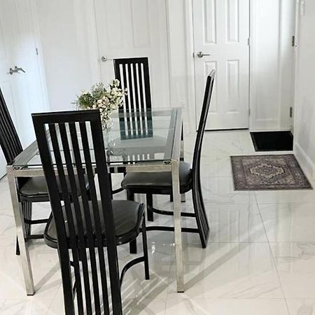 Stylish And Luxurious Apartment Basement Unit Лонгьой Екстер'єр фото