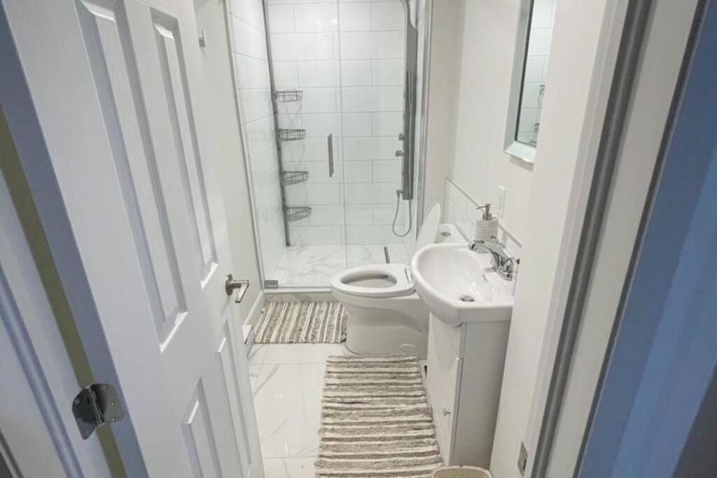 Stylish And Luxurious Apartment Basement Unit Лонгьой Екстер'єр фото